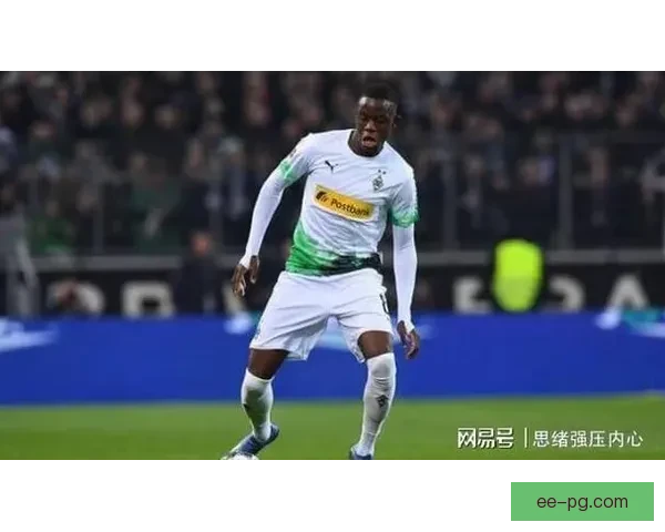 伊尔凯京多安宣布退役德国队后加盟巴萨仅一年 再度回归曼城