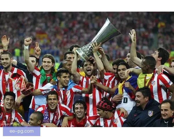 奥巴梅扬欧联杯破纪录超越法尔考成历史最佳射手